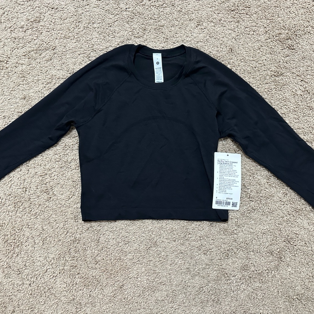 Lululemon cropped long sleeve shirt